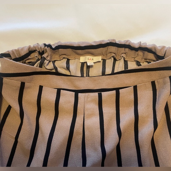 E&M Stripped Pants - Picture 3 of 6
